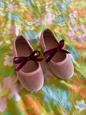Gap Pink Velvet Kids Ballet Flats with Burgundy Bow size 8 little girls
